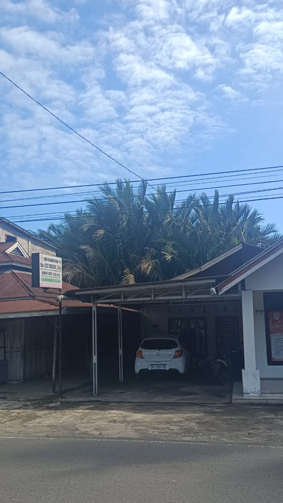 Praktik Bidan Desi